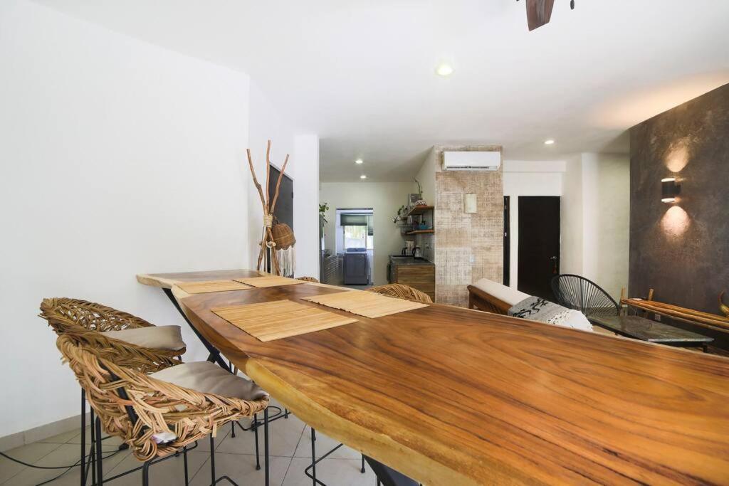 Lovely 2 Bdrm In Gated Community & Pool View Apartamento